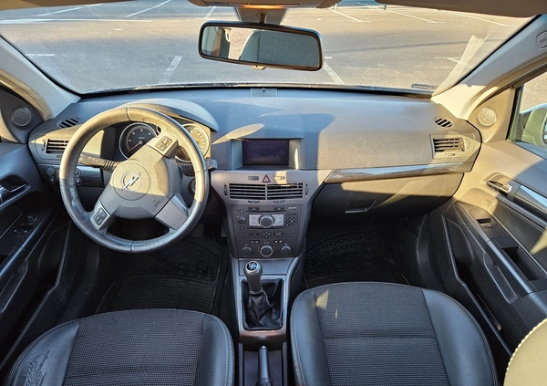 Opel Astra cena 6999 przebieg: 326000, rok produkcji 2006 z Legionowo małe 301